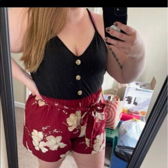 ❤️PLUS SIZE FLORAL BELTED CAMI ROMPER IN SIZE 1XL❤️ - Picture 7 of 13